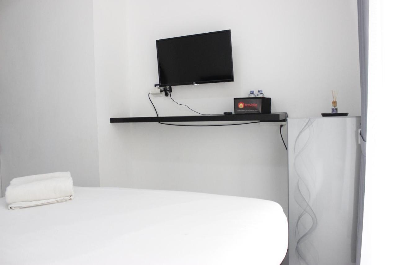 Monochrome Style Studio Room @Grand Asia Afrika Apartment By Travelio Bandung Exterior foto